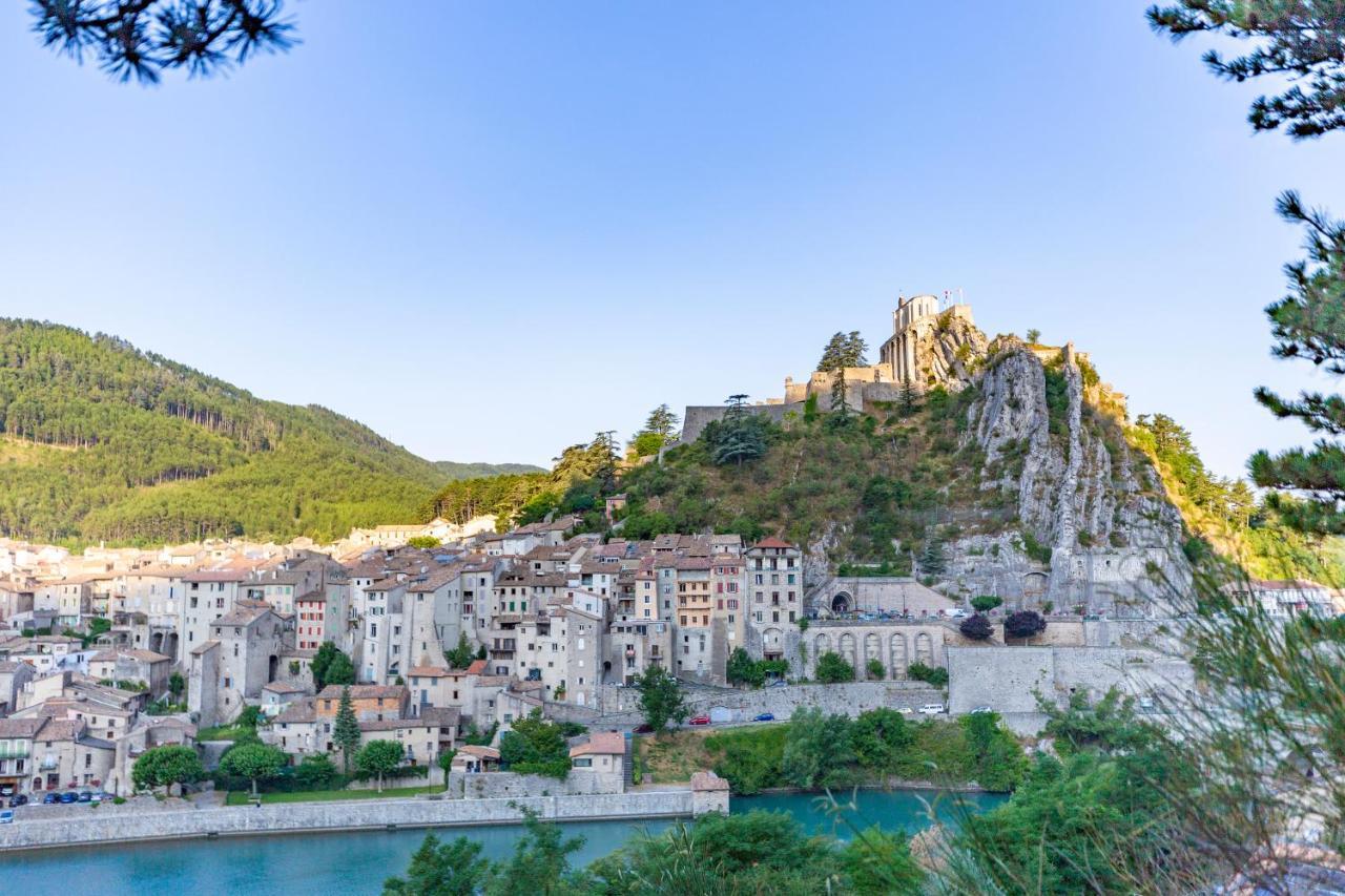Camping Sites Et Paysages Les Pres Hauts Sisteron Zewnętrze zdjęcie